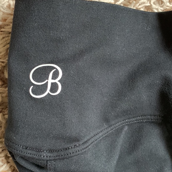 Bombshell Leggings - Picture 5 of 5